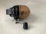 Shakespeare E-z 10 Ezcast Spincasting Fishing Reel. Fixed Price $20.00.