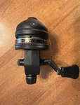 Shakespeare 1800 Ii Spincast Reel 4.1:1 Both Hand 6LB/170YD Graphite Black. Fixed Price $15.00.