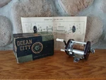 Nice Ocean City NO.1591 Level-wind Baitcasting Fish Reel W/box+paper C.1941. Fixed Price $35.00.