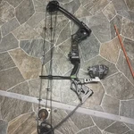Muzzy V2 Bowfishing Spin Kit - Right Hand. Fixed Price $220.00.