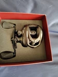 Megajaws Elite Kastking Baitcasting Reel- Rh. Fixed Price $89.99.