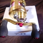 Daiwa Millionaire 100 Baitcast Fishing Jdm Reel Right Handle. Fixed Price $158.00.