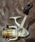 Daiwa Sweepfire #2500B Spinning Reel W/fold-up Handle. Fixed Price $20.00.
