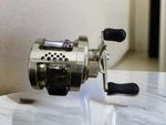 Shimano Calcutta Conquest 200 Right Baitcasting Reel Jp. Fixed Price $217.35.