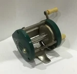 Vintage Ocean City No. 1581 Baitcasting Fishing Reel Green Usa. Fixed Price $14.41.