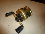 Shimano Calyx Cyx 100A Gold Finish Baitcasting Reel, Rh.. Fixed Price $65.00.