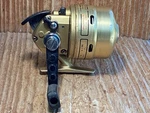 Vintage Daiwa Goldcast Ii Fishing Reel. Fixed Price $38.55.