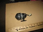 Vintage Shakespeare Fishing Spin-wondereel No 1761 Model Fb Made Usa. Fixed Price $20.00.