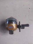 Zebco 202 Se Gold/gray Spin-casting Reel. Fixed Price $7.00.