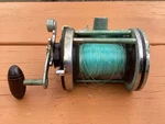 Penn Squidder 140 Vintage Bait Casting Trolling Fishing Reel. Fixed Price $25.00.
