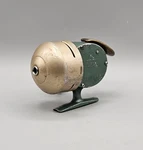 Vintage Shakespeare Wonder No. 1771 Eb Spincast Reel Made Usa. Fixed Price $15.00.