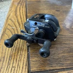 Vintage Shimano Batam Crestfire CR-101 Baitcasting Fishing Reel! Rare Metal Foot. Fixed Price $39.95.