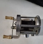 Pflueger Trump No. 1943 Fishing Reel Made Usa. Fixed Price $10.00.