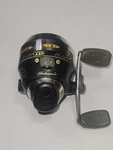 Shakespeare Ball Bearing Fishing Reel MANTISSC10. Fixed Price $15.00.