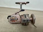 Vintage Daiwa B-250 Hi-speed Fishing Reel. Fixed Price $9.98.