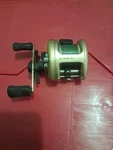 Shimano Calyx Cyx 100A Gold Tone Baitcaster Fishing Reel. Fixed Price $84.95.