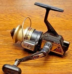 Vintage Ryobi EX200 Spinning Fishing Reel. Fixed Price $14.99.