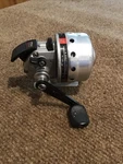 Vintage Daiwa Silvercast 210RL Spin Fishing Reel Made Korea. Fixed Price $19.95.